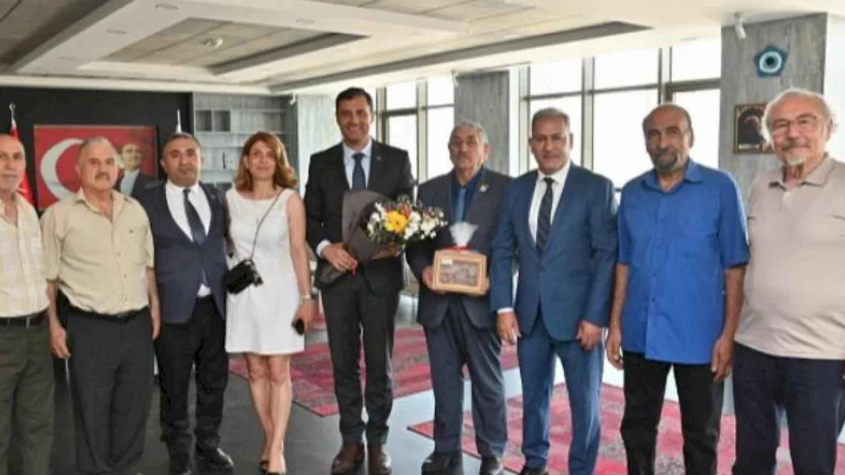 Azerbaycan Kültür Evi Derneği’nden Başkan Zeyrek’e ziyaret