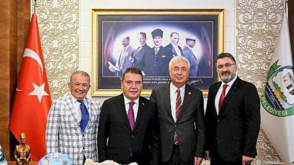Başkan Muhittin Böcek Serik'te