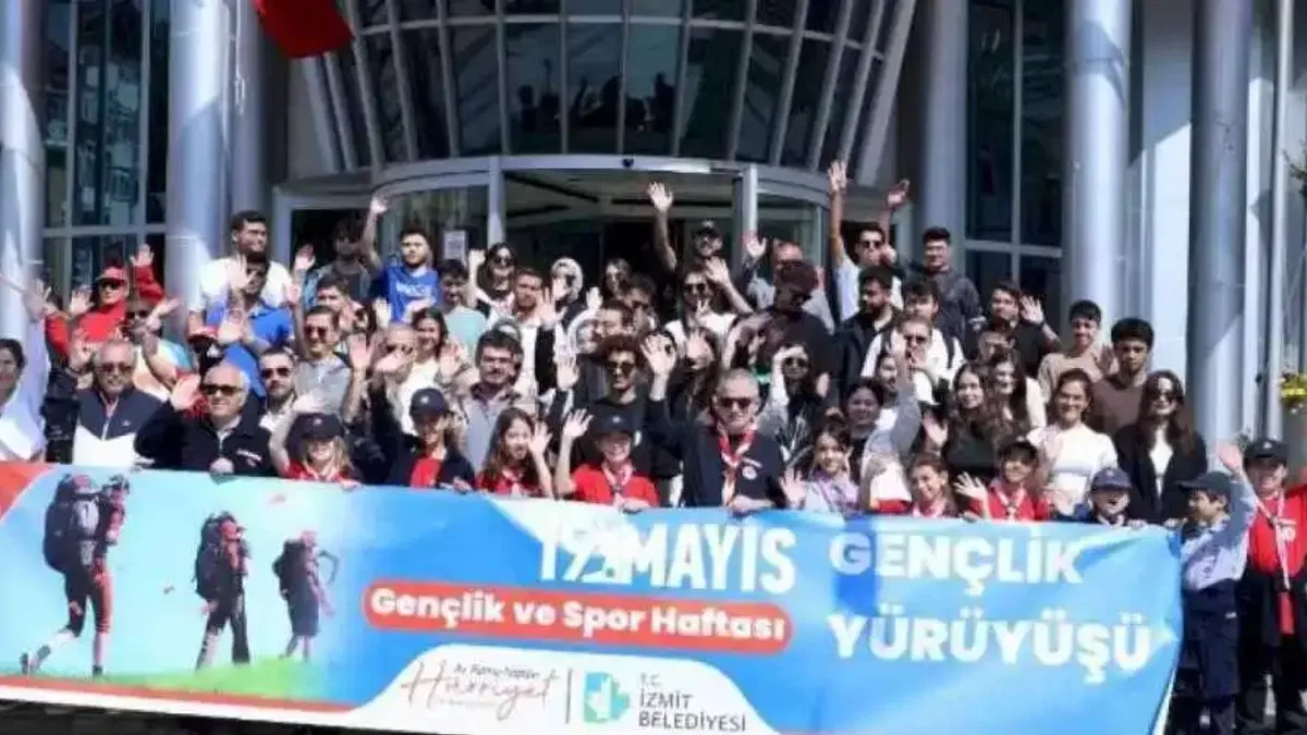 İzmitli gençler, 19 Mayıs Gençlik Yürüyüşünde buluştu