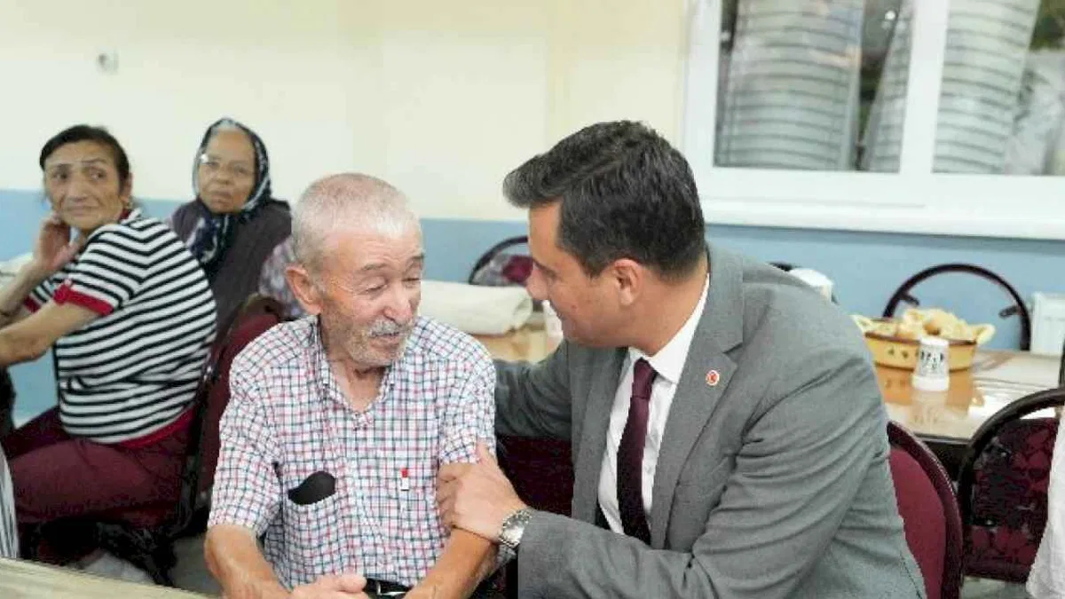 Başkan Zeyrek, Manisa Cemevi’nde yurttaşlarla oruç açtı