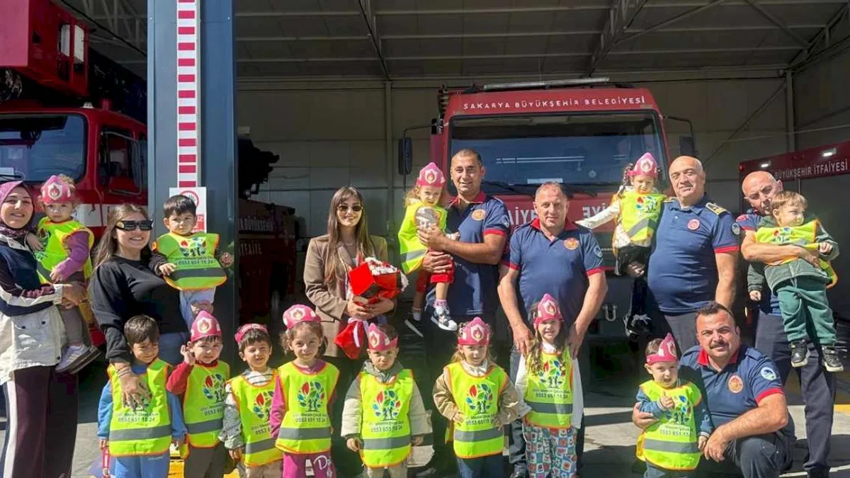 Sakaryalı minikler itfaiyeci olup afet bilinci kazandı