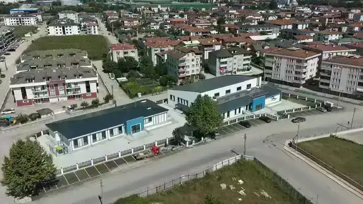 Sakarya Arifiye’de Gençlik Merkezi ve Yüzme Havuzu tanıtıldı