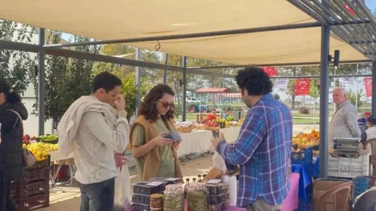 Efes Tarlası'nda üretici de tüketici de memnun