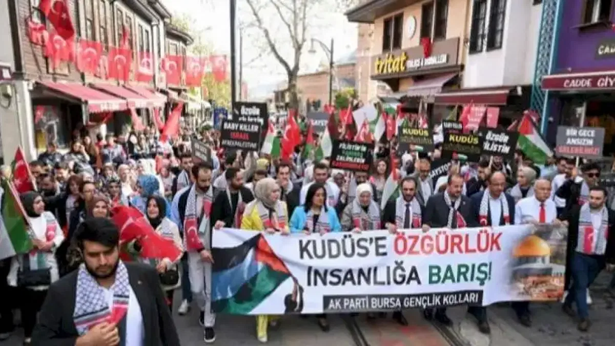 AK Gençlik Bursa'dan Filistin'e tam destek