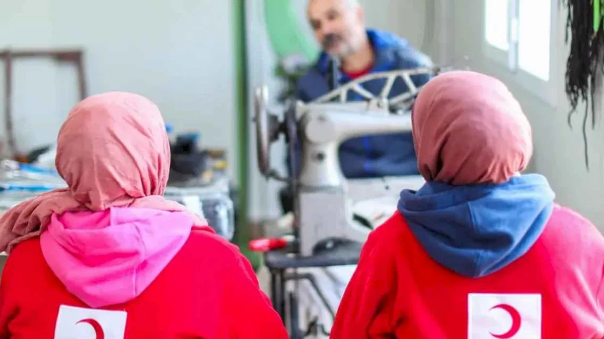 3 bin 544 depremzede esnafa Türk Kızılayı desteği