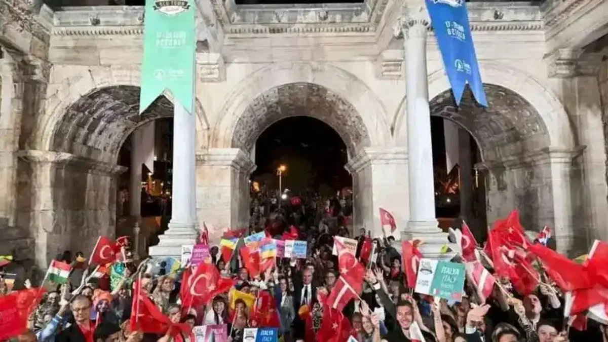 Muratpaşa'da büyüleyici kortej