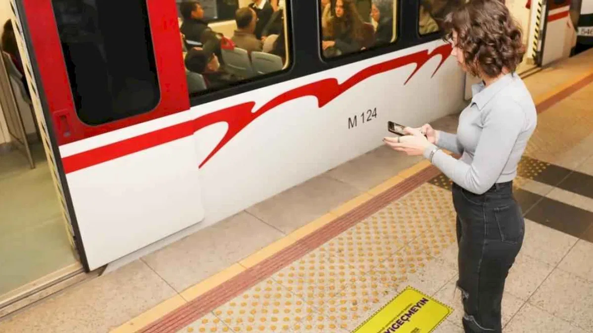 Narlıdere'den İzmir Metrosu'nda güçlü mesaj