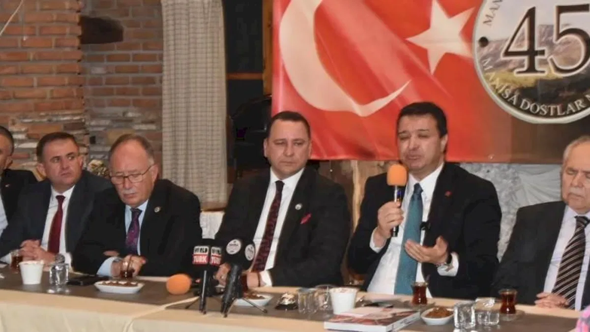 Manisa Dostlar Meclisi’nde Mahmut Arıkan konuk oldu