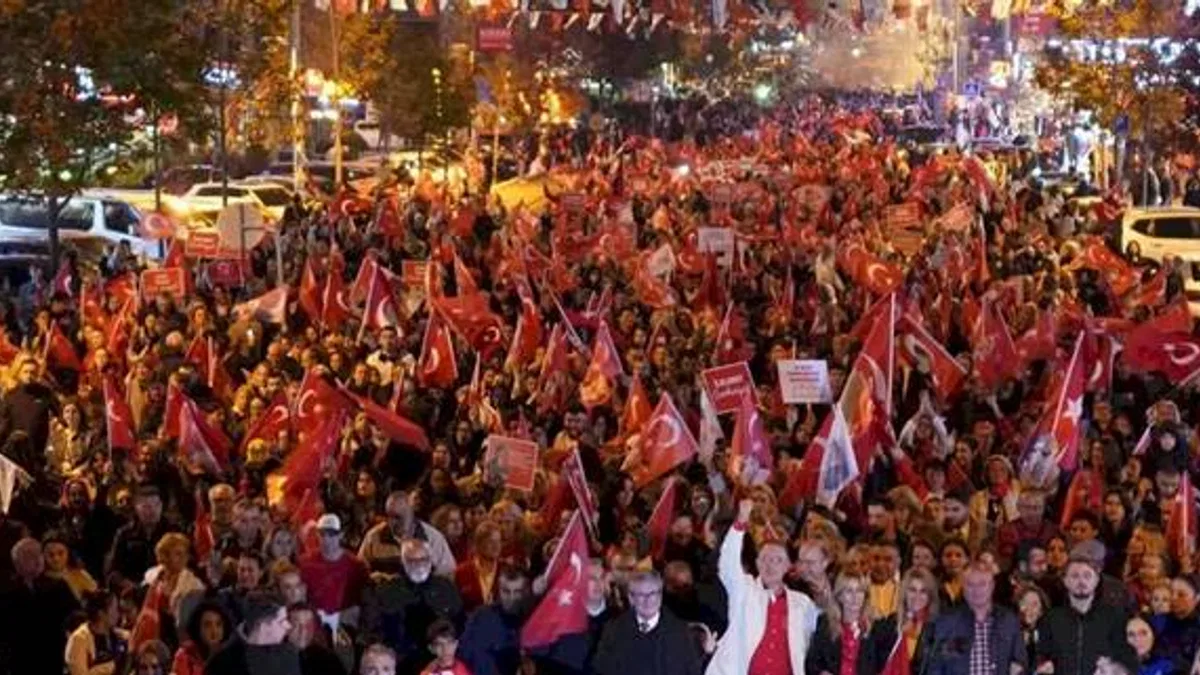 Beylikdüzü Cumhuriyet’in ilanının 101. yılını coşkuyla kutladı