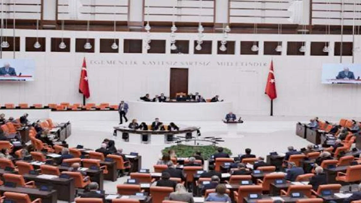 Antalya Diploması Forumu Vakfı Kanunu TBMM'de kabul edildi