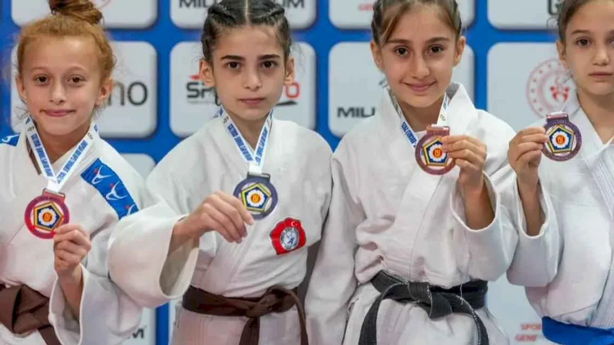 Sakarya Büyükşehir sporcuları başarılarına devam ediyor