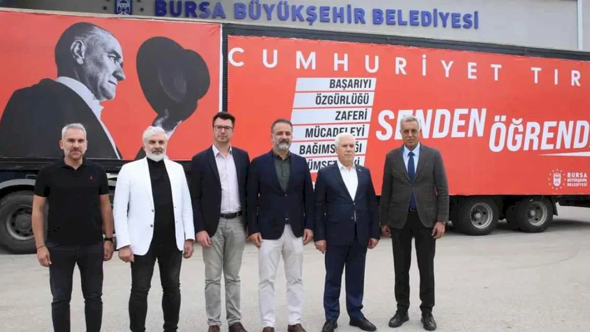 29 Ekim coşkusu Bursa'yı sarıyor
