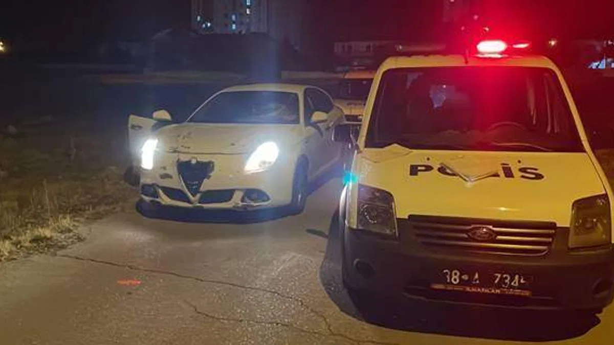 Polisten kaçan ehliyetsiz sürücü kovalamacayla yakalandı