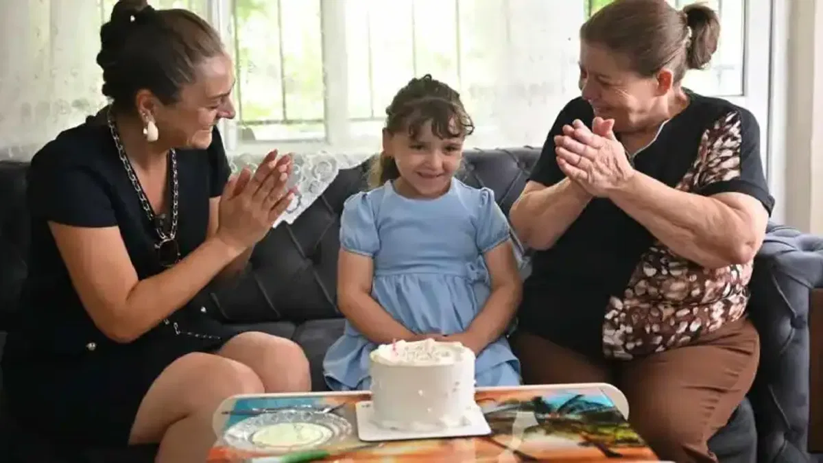 Başkan Dutlulu’dan Minik Mina’ya doğum günü sürprizi