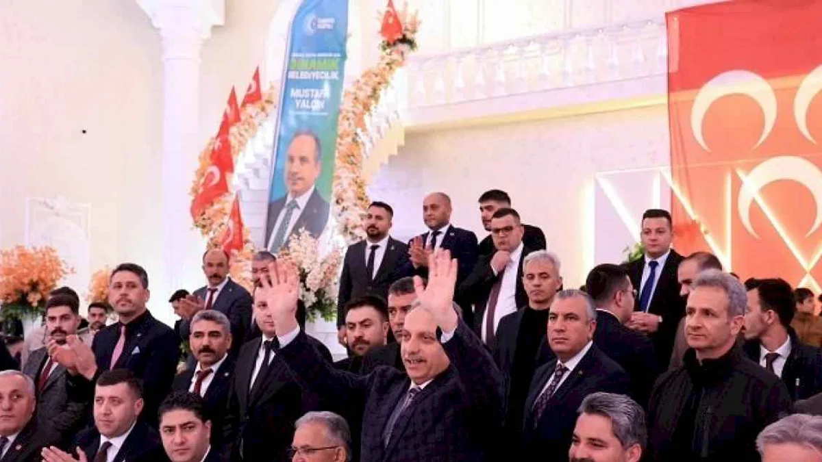 MHP'li Özdemir'den Kayseri Talas'a övgü