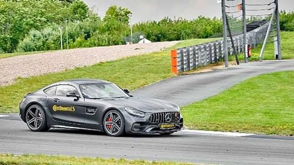 Auto Bild Sportscars Testinin Galibi Continental SportContact 7