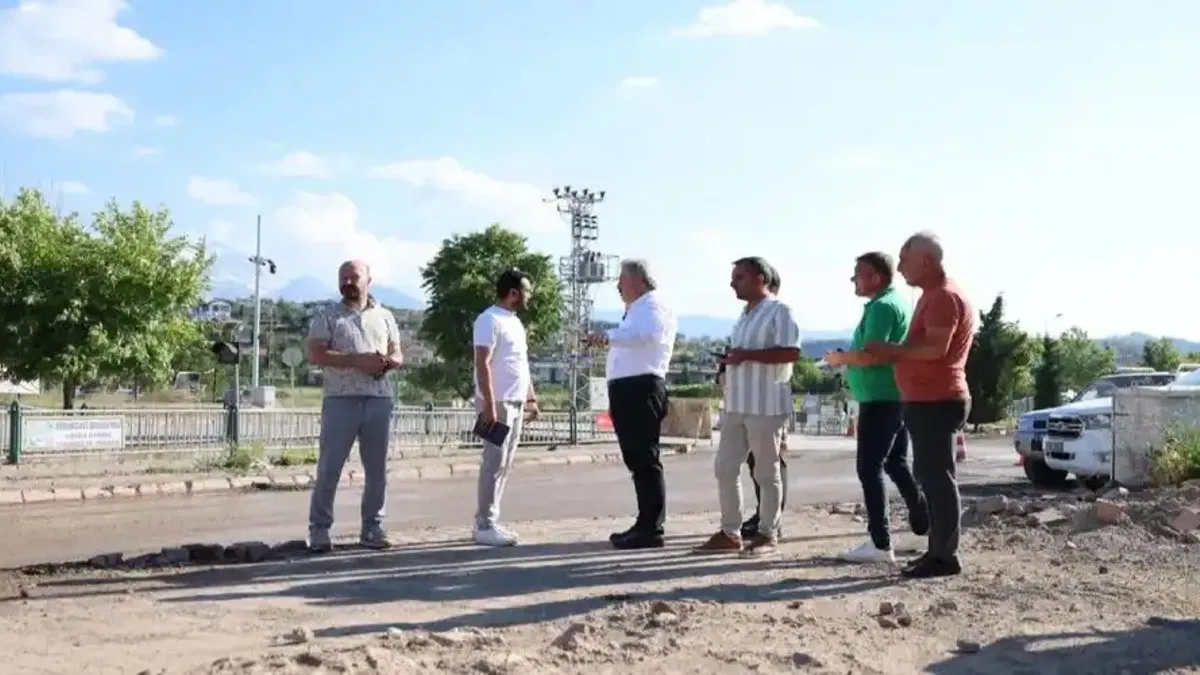 Kayseri Melikgazi'den 4 mahalleye asfalt atağı