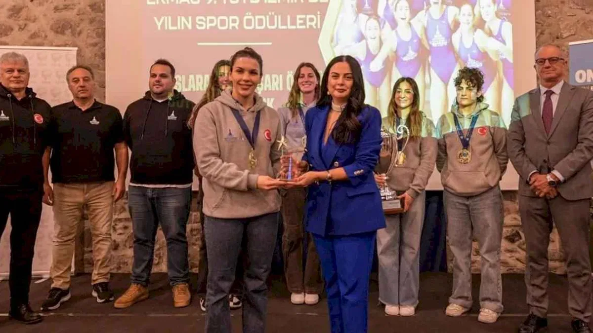 İzmir’de Yılın Spor Ödülleri sahiplerini buldu