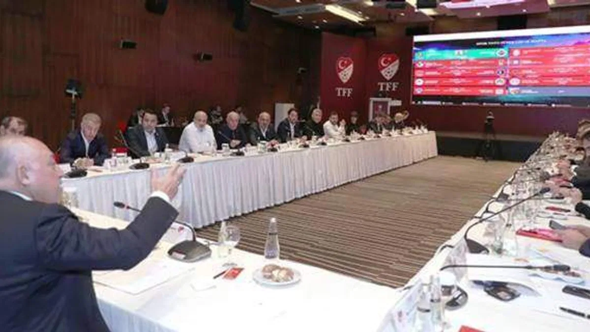 İlk defa Süper Lig Kulüp Başkanlarının huzurunda dijital hakem ataması yapıldı