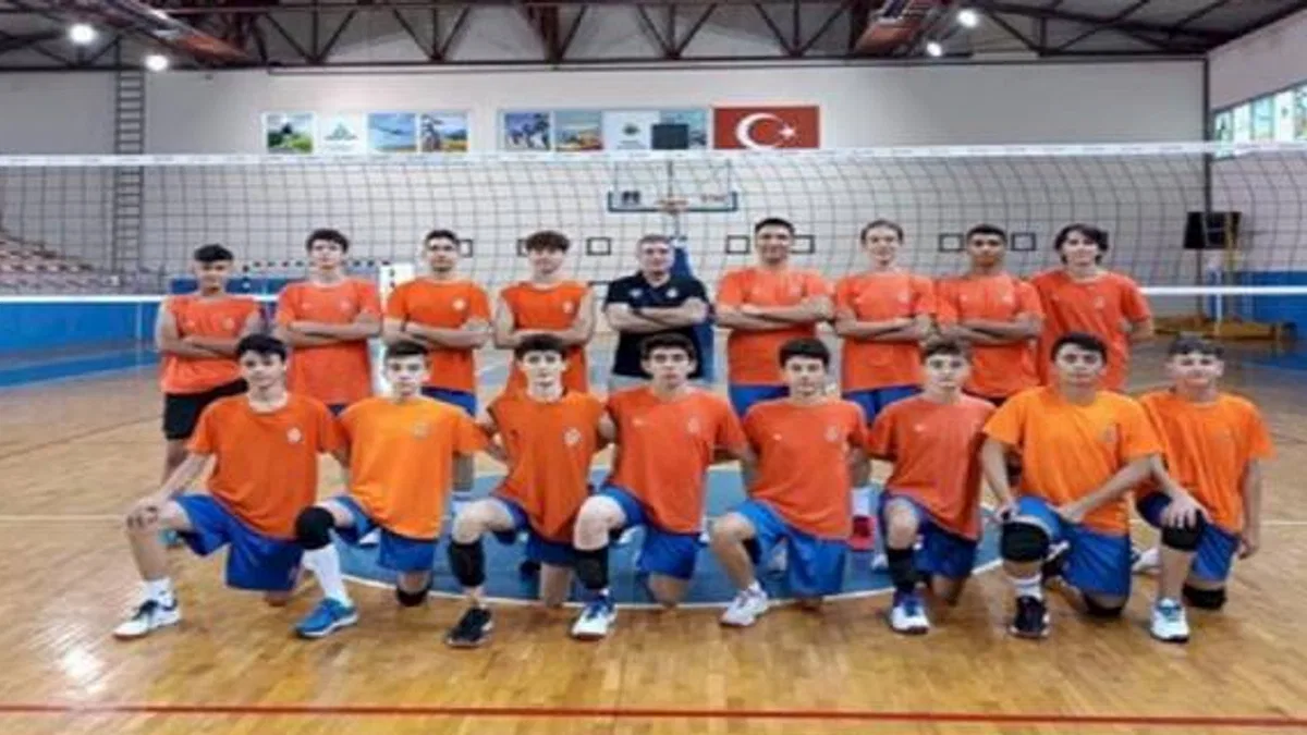 İnegöl Belediyespor voleybolda 4 kategoride yarışacak