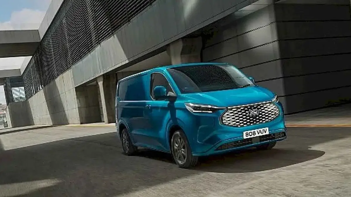 Ford Otosan'ın Yeniköy Fabrikası'nda Ürettiği E-Transit Custom, Avrupa Yollarına Çıktı
