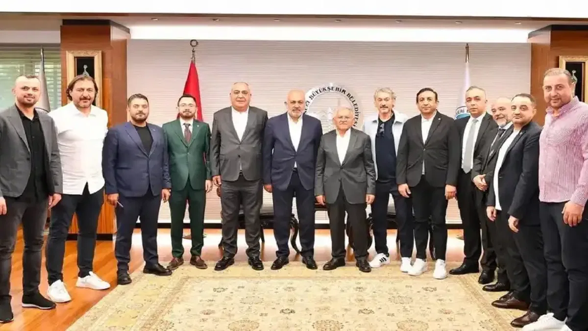 Kayserispor'un yeni yönetiminden Büyükkılıç'a ziyaret