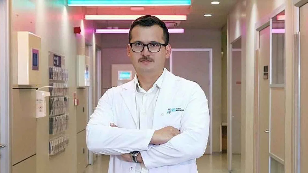 Uzun süre oturuyorsanız dikkat! Sakrum ağrısı günlük yaşamınızı etkileyebilir…