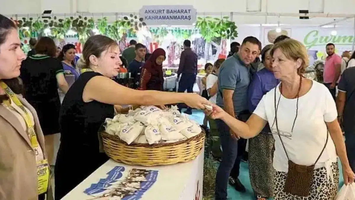 Büyükşehir standı YÖREX'te büyük ilgi gördü
