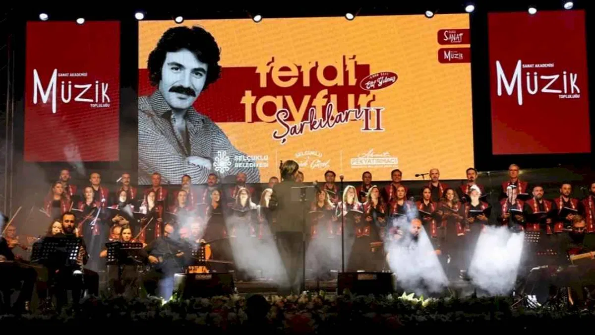 Konya Selçuklu'da Ferdi Tayfur şarkıları ikinci kez yankılandı
