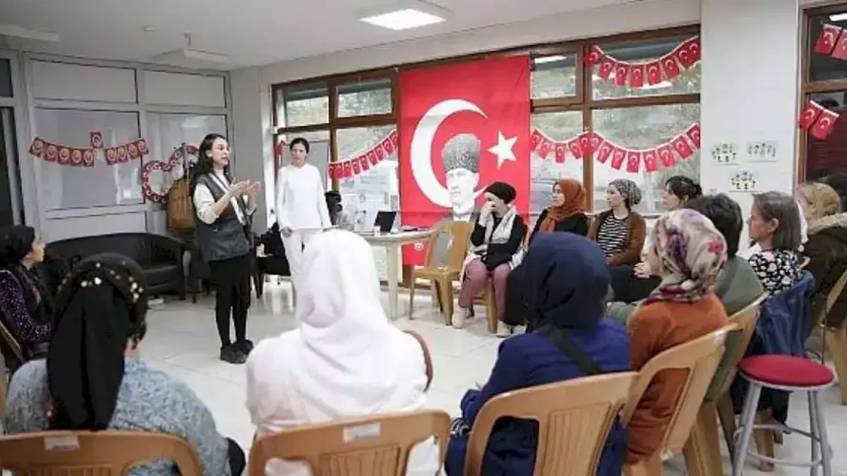 Konaklı kadınlara şiddete karşı hakları anlatıldı