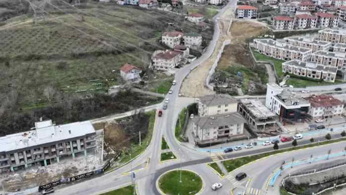 Sakarya’da yol yapım çalışmaları sürüyor