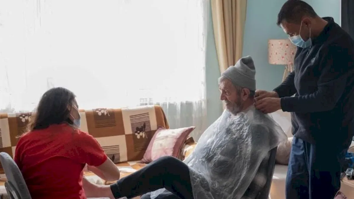 Milas Belediyesi evde berber ve kuaförlük hizmetini sürdürüyor