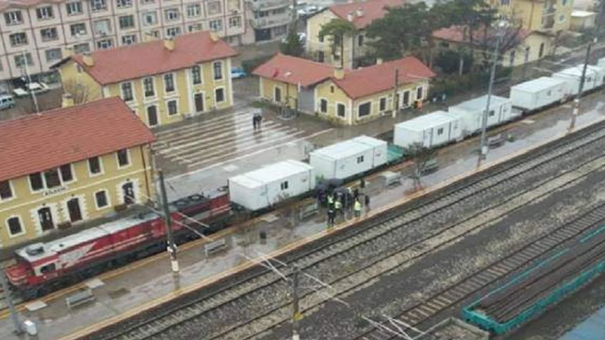 Deprem bölgesine yeni konteynerlerin sevkiyatı Bilecik'ten yapıldı