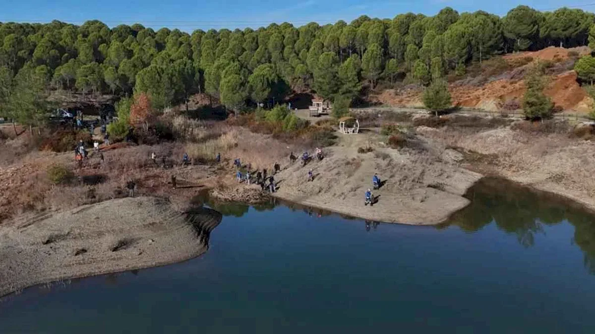 Muğla'da temizlik seferberliği Ula Göleti’nden başladı