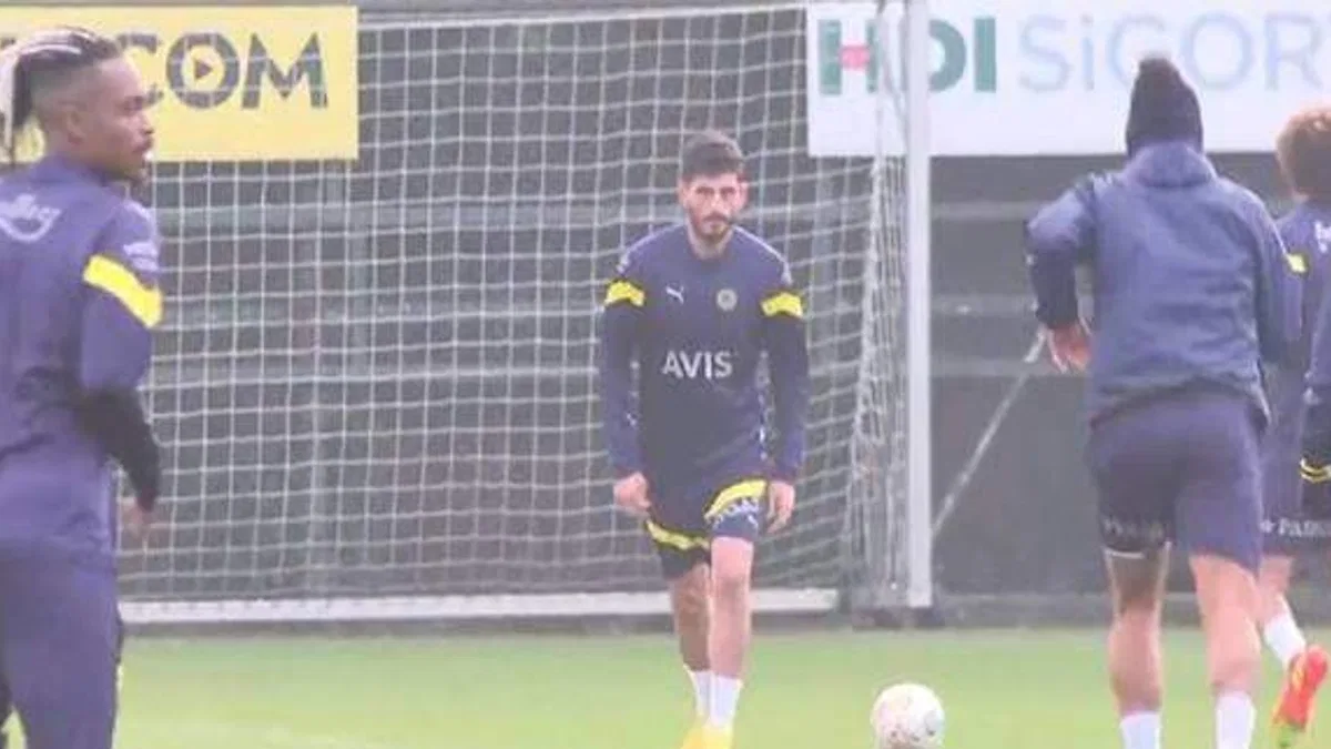 Fenerbahçe'de Samet Akaydın ilk idmanına çıktı!