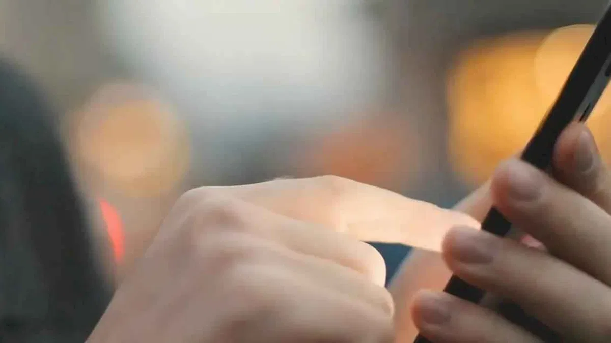 Mobil internet kullanımı artıyor... 4 saat 4 dakika cepte ve netteyiz!