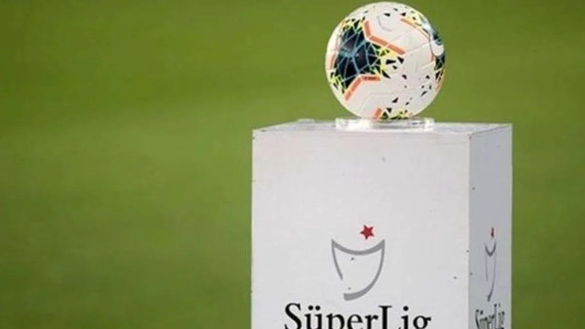 Süper Lig ekibi şokta! İsim hakları satışa çıkarıldı