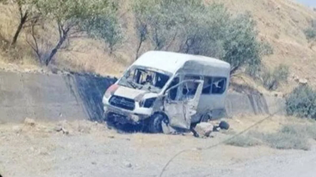Silopi'de servis aracına saldırı! Ölü ve yaralılar var