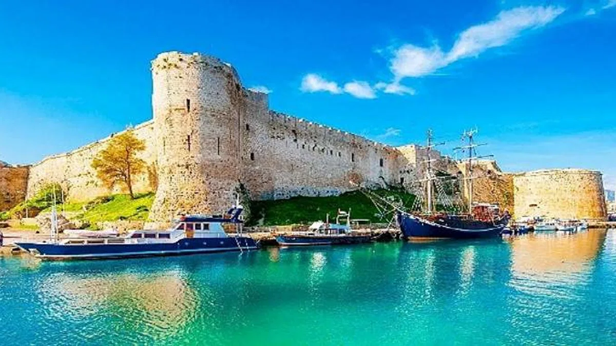 2 gün izin al, 5 gün tatil yap! | Enuygun açıkladı: 30 Ağustos tatili için Kaş'ta otel fiyatları 850 TL'den başlıyor