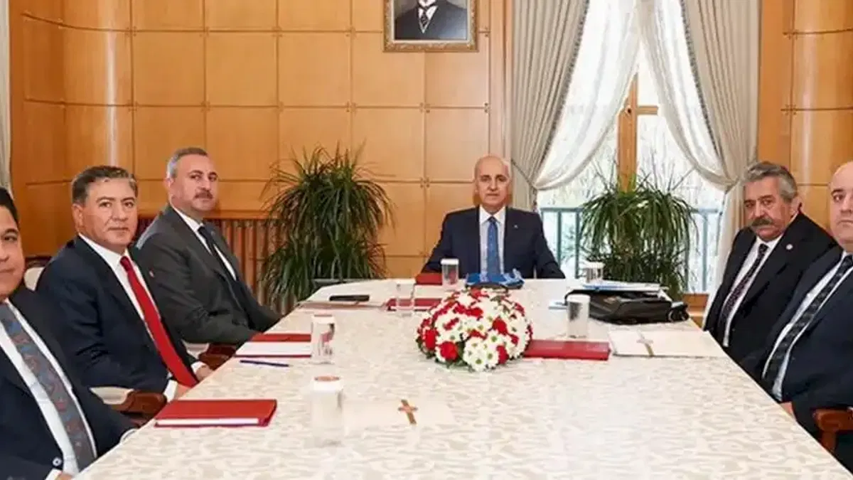 Kurtulmuş, siyasi parti temsilcileriyle rapor için buluştu