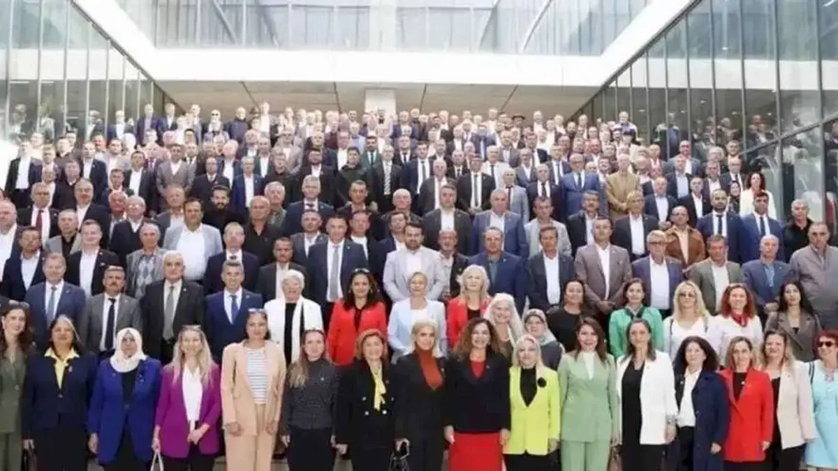 Candan Belediyecilik muhtarlarla buluştu