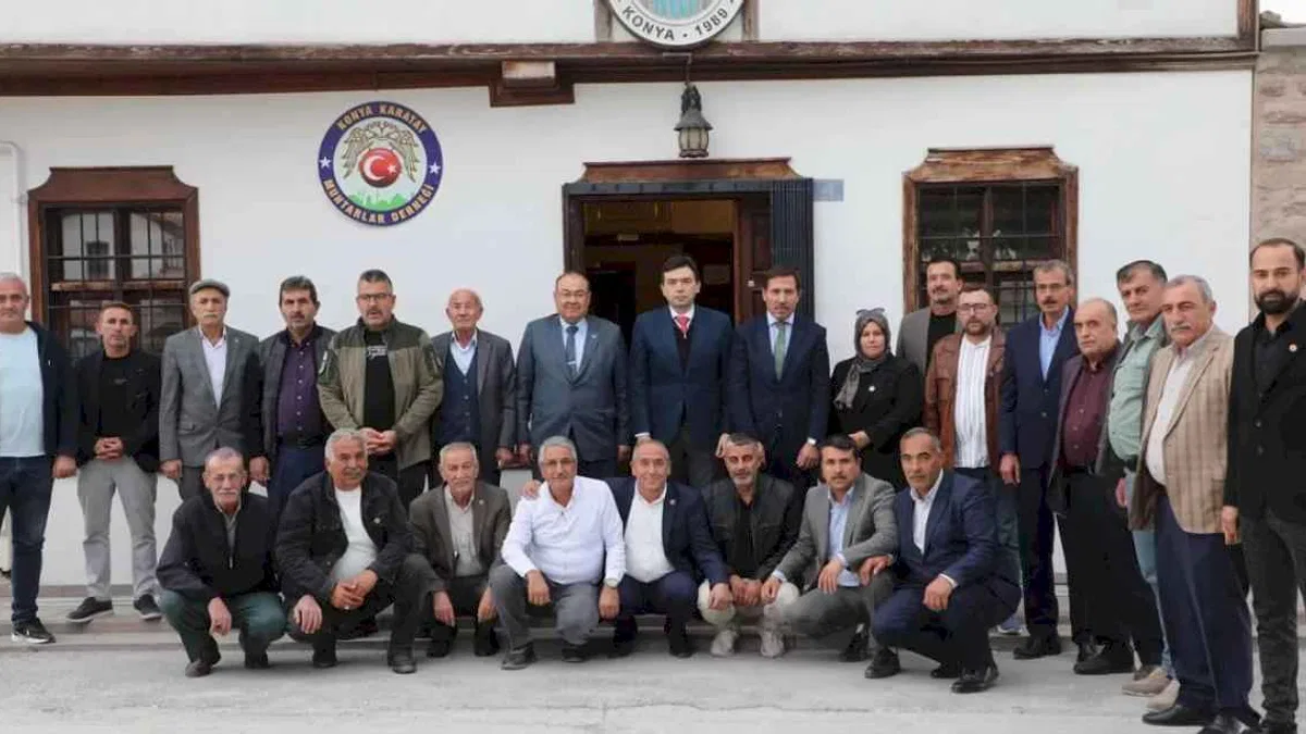 Konya Karatay protokolü muhtarlarla buluştu