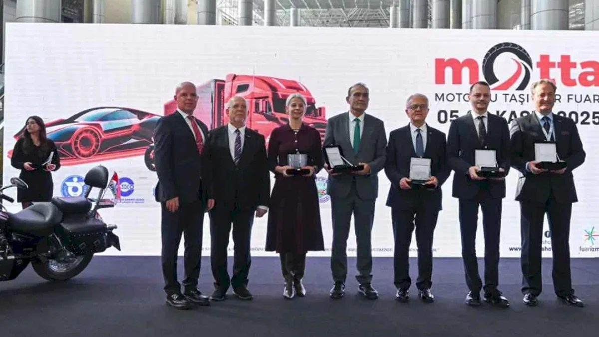 İzmir'de MOTTA Motorlu Taşıtlar Fuarı Kapılarını Açtı
