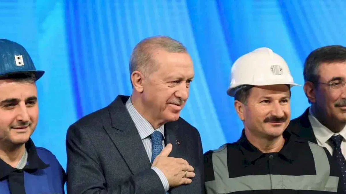 Üniversiteliye 15 bin 162 TL destek! Programın detaylarını Erdoğan duyurdu