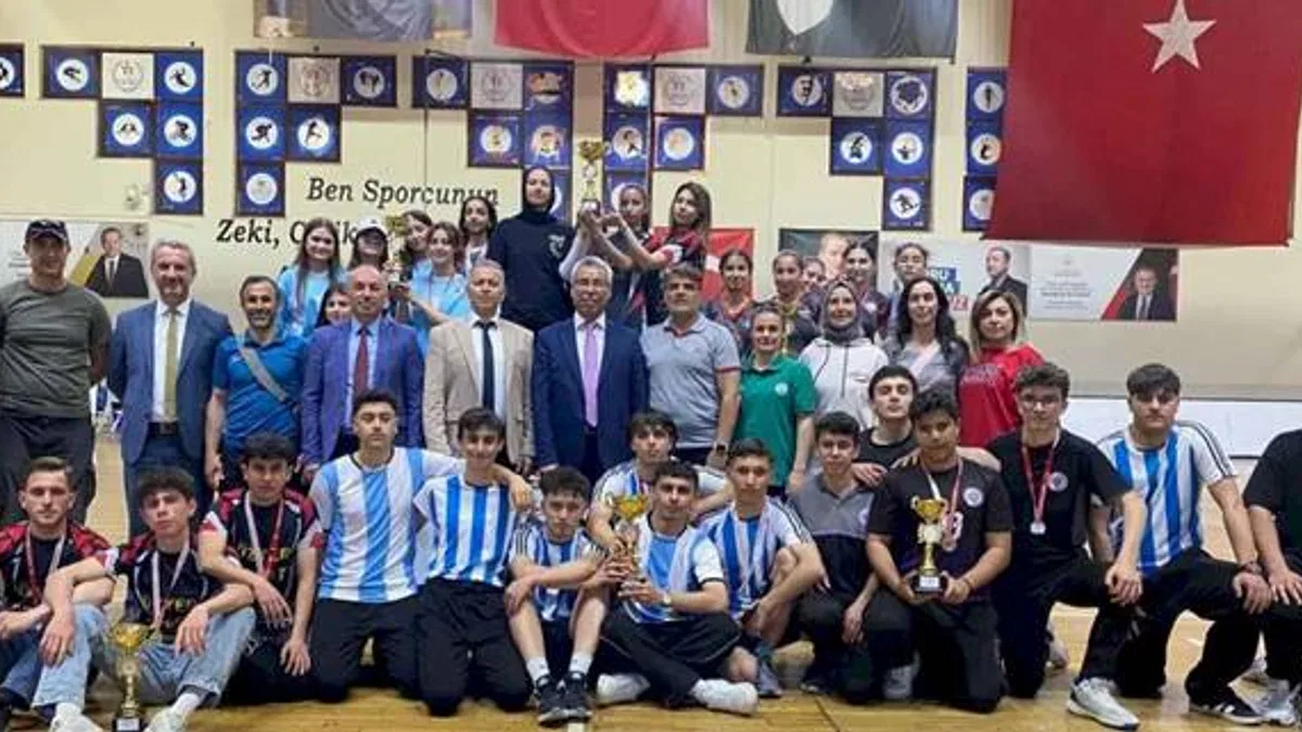 Bursa Gemlik’te okullar arası turnuva gerçekleştirildi