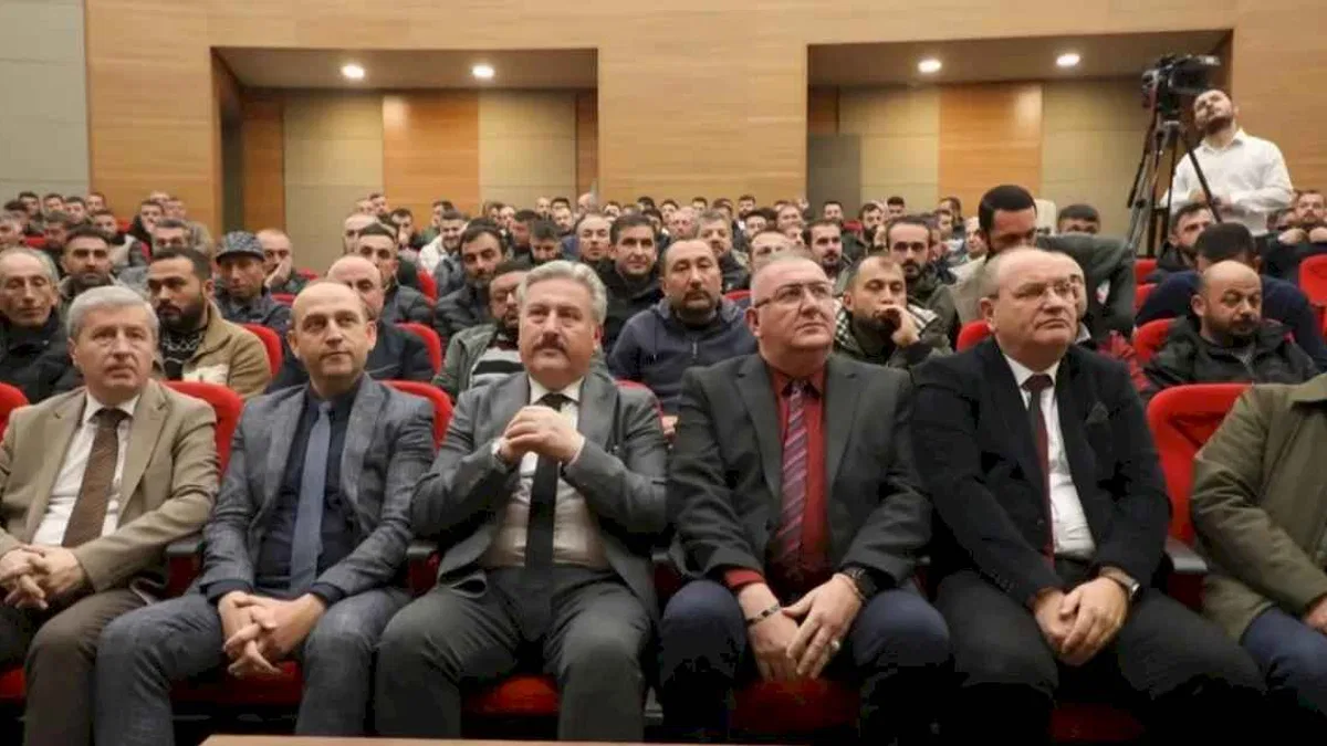 Kayseri Melikgazi personeline ağaç bakım eğitimi