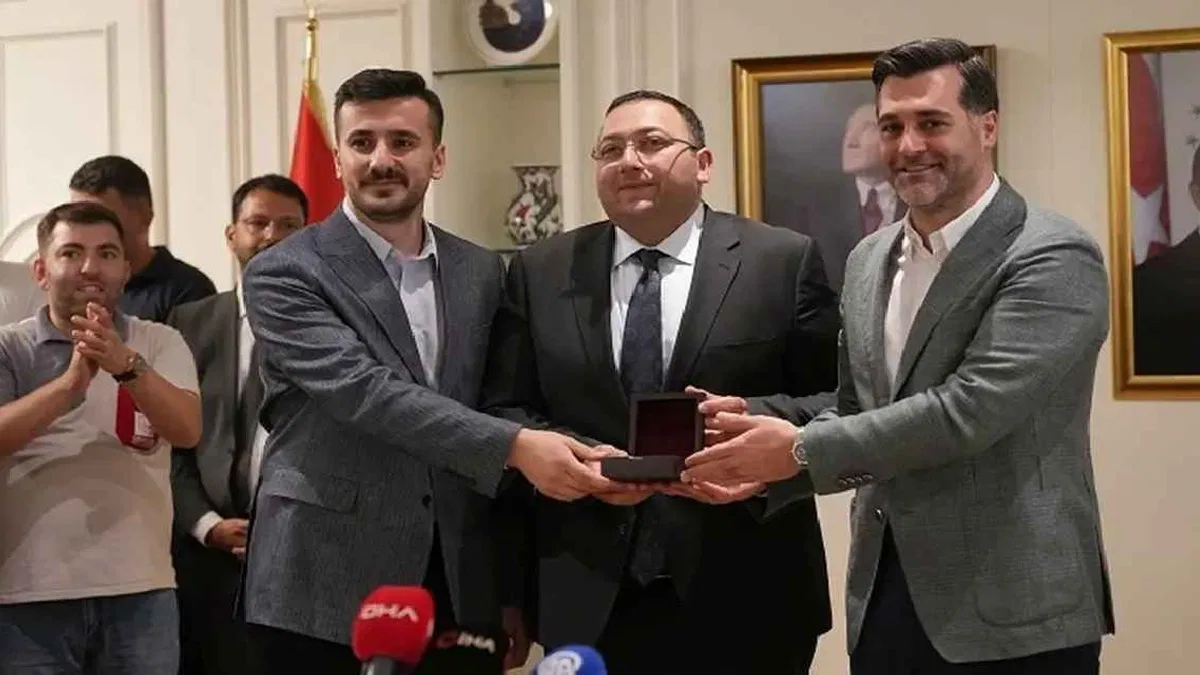 Dündar Ziya Gültekin Üsküdarlılarla buluştu