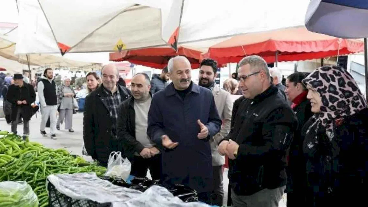 Cumhur İttifakı Adayı Büyükgöz’den pazar esnafına ziyaret
