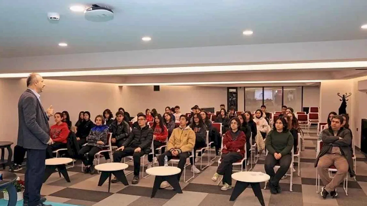 Kayseri Talas'ın Yazar Okulu'nda 'söyleşi' zamanı