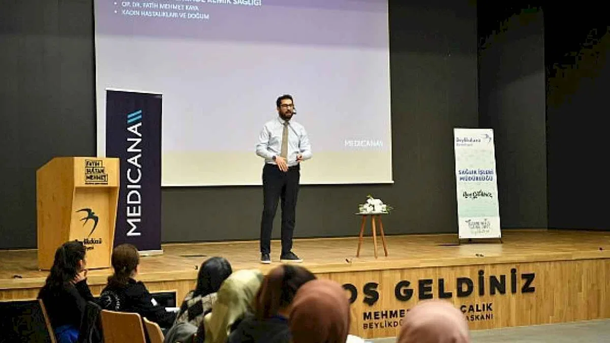 Menopoz Sürecinin Zorlukları Menopoz Okulu'nda Ele Alındı